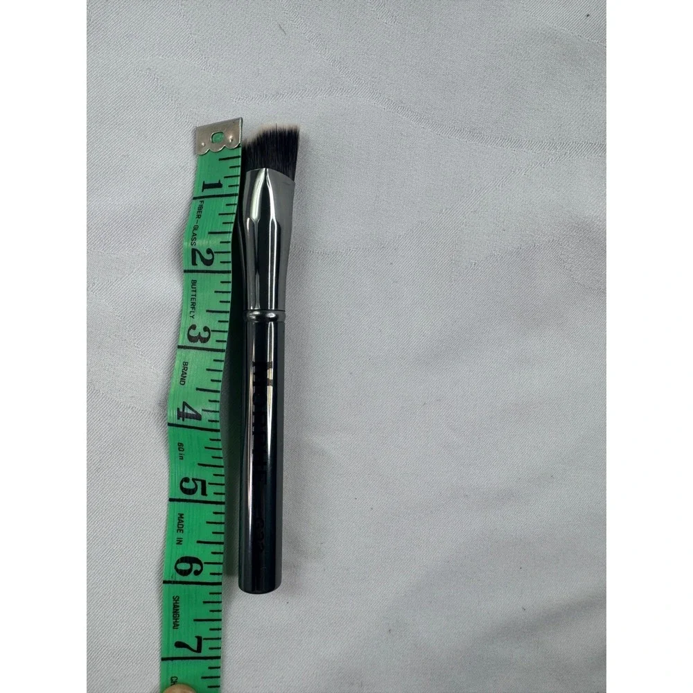 Morphe G33 Gunmetal Series Angled Buffer Makeup Brush Synthetic Blending Tool